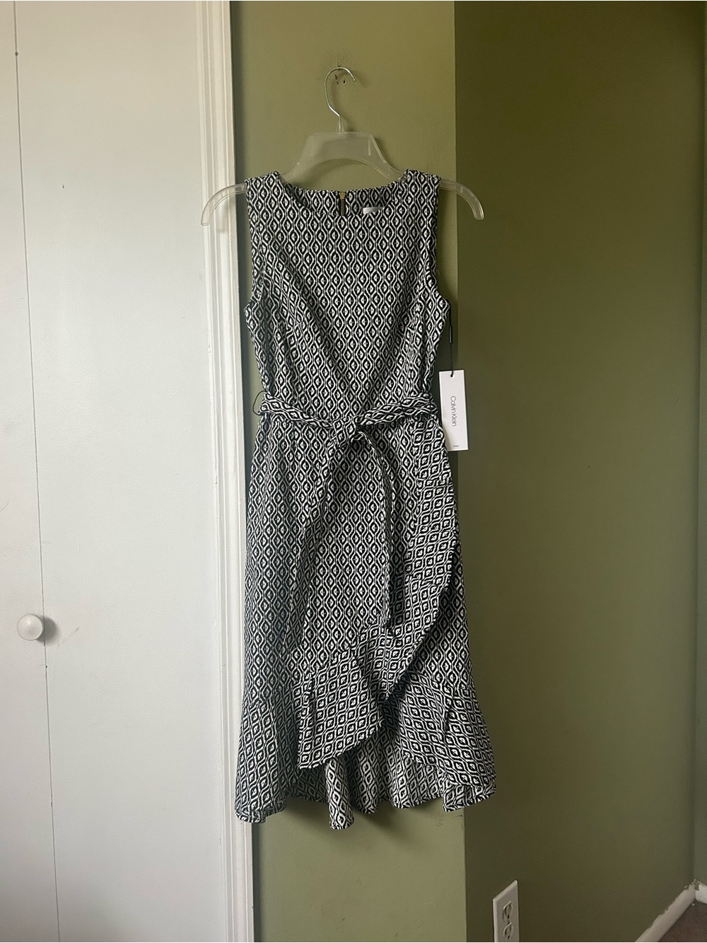 NWT Calvin Klein Black & White Geometric Belted Midi Dress Sz 2
